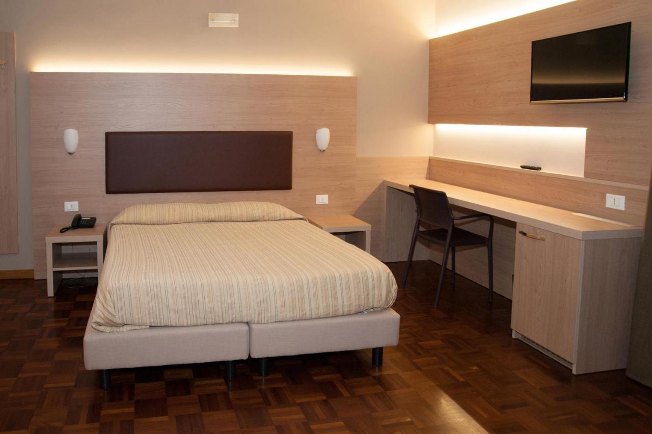 Hotel Buca Di Bacco 沃尔塔曼托瓦纳 外观 照片